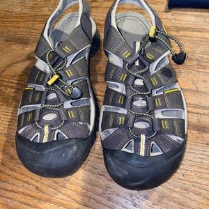 Keen water shoes size 10.5 mens